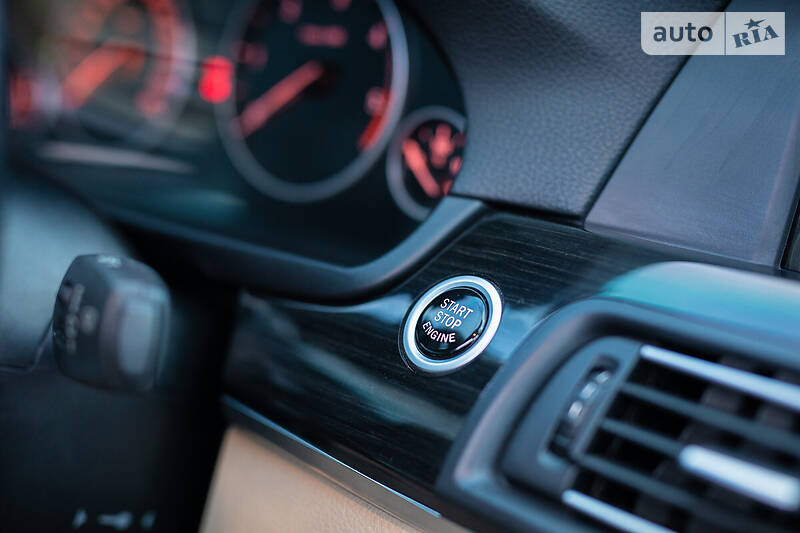 Седан BMW 5 Series 2011 в Дніпрі