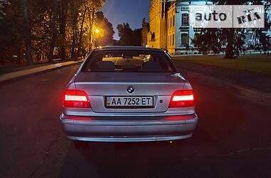 Седан BMW 5 Series 2001 в 