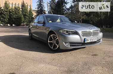 Седан BMW 5 Series 2012 в Дубні