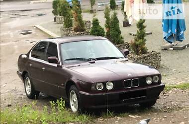 Седан BMW 5 Series 1990 в Путиле