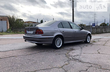 Седан BMW 5 Series 2000 в 