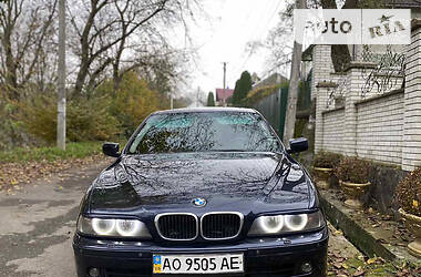 Седан BMW 5 Series 2000 в Сваляве