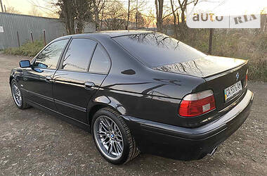Седан BMW 5 Series 2000 в Львові