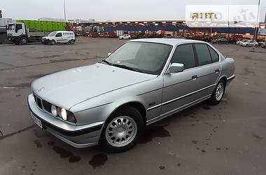 Седан BMW 5 Series 1989 в Львове