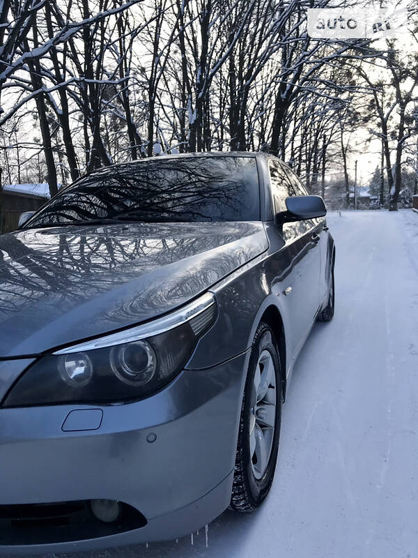 Седан BMW 5 Series 2004 в Рокитном