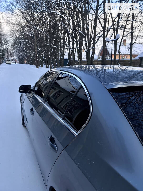 Седан BMW 5 Series 2004 в Рокитном