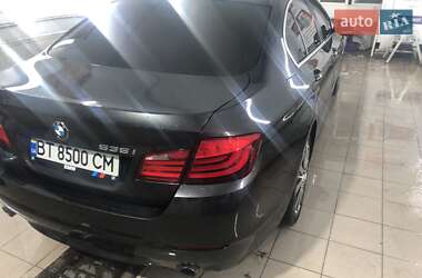 Седан BMW 5 Series 2012 в Новоднестровске