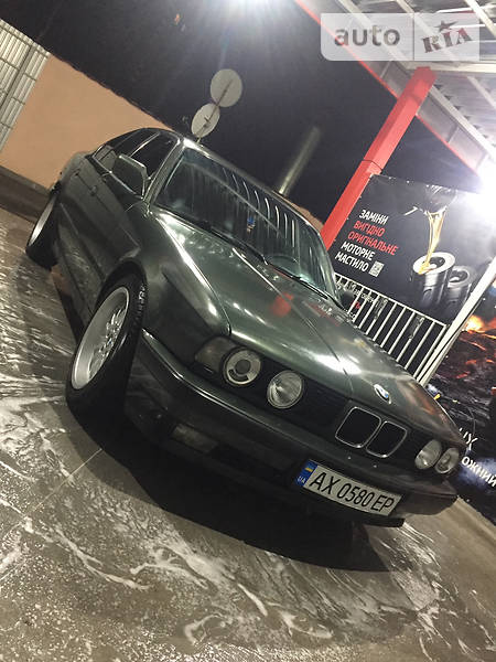 Седан BMW 5 Series 1990 в Харькове