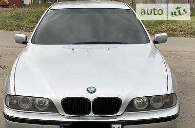 Седан BMW 5 Series 2000 в Черноморске