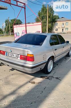 Седан BMW 5 Series 1990 в Тростянце