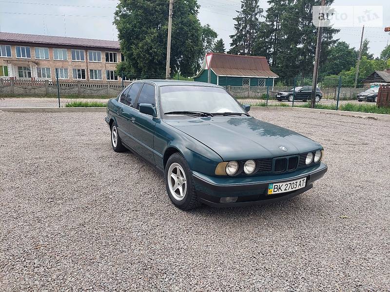 Седан BMW 5 Series 1992 в Рокитном