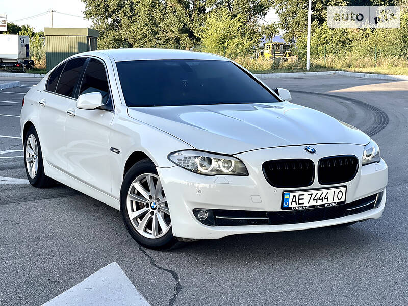 Седан BMW 5 Series 2010 в Дніпрі