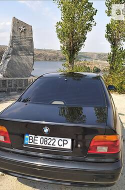 Седан BMW 5 Series 2001 в Южноукраинске
