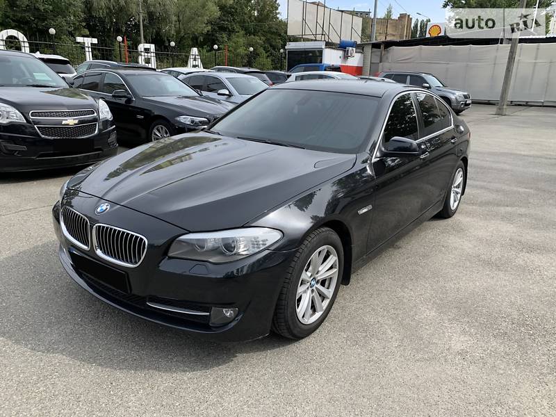Седан BMW 5 Series 2012 в 