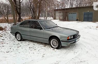 Седан BMW 5 Series 1989 в Новоселице
