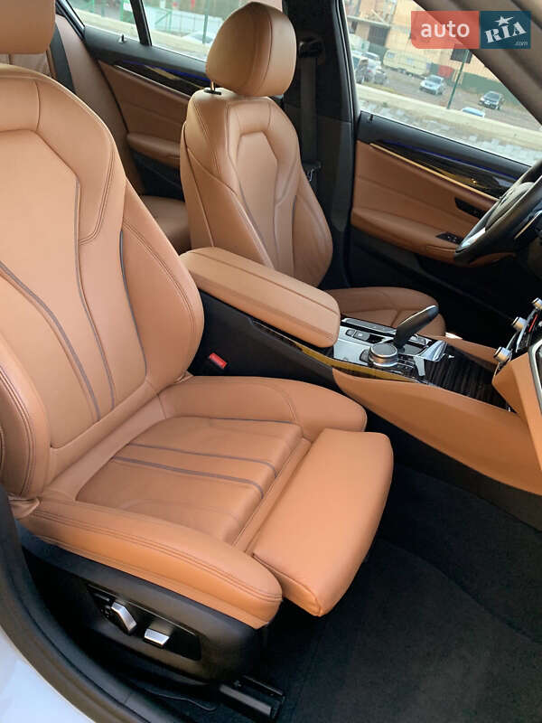 Седан BMW 5 Series 2018 в Ровно фото 19 Седан BMW 5 Series 2018 в Ровно
