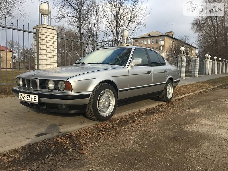 Седан BMW 5 Series 1990 в Запоріжжі