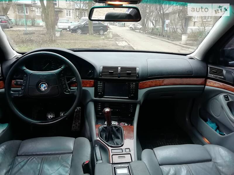 Седан BMW 5 Series 2000 в Запоріжжі