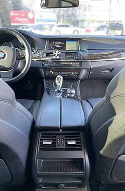 Седан BMW 5 Series 2015 в Ужгороде