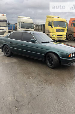 Седан BMW 5 Series 1993 в Днепре