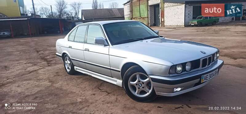 Седан BMW 5 Series 1992 в Кривому Розі