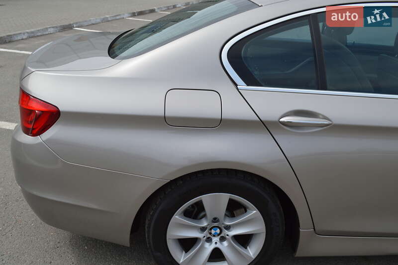 Седан BMW 5 Series 2012 в Полтаві