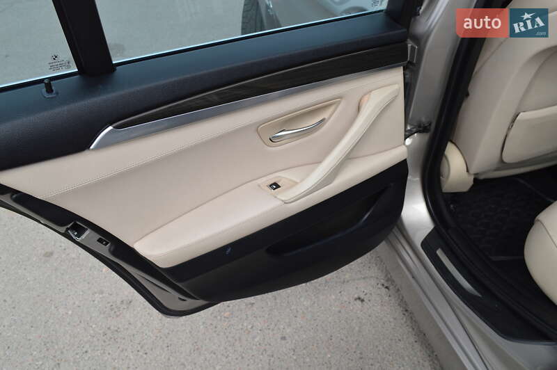 Седан BMW 5 Series 2012 в Полтаві