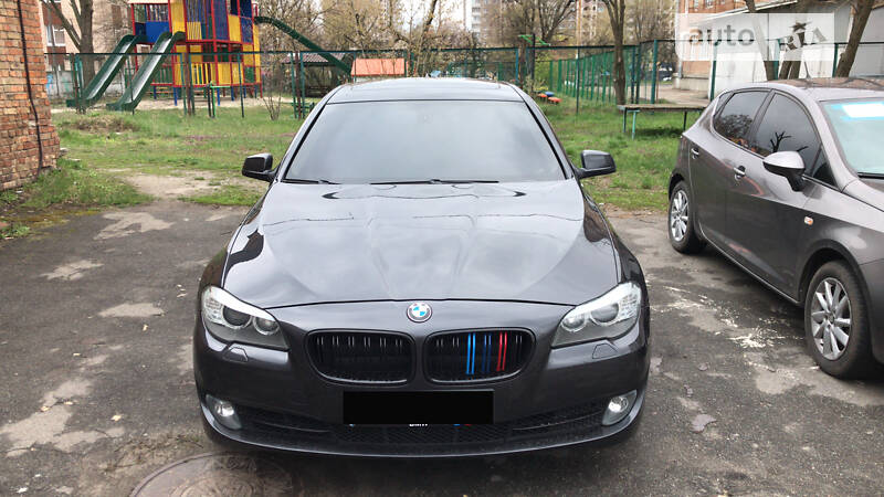 Седан BMW 5 Series 2012 в Новоднестровске