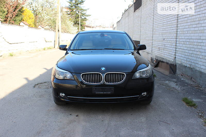 Седан BMW 5 Series 2007 в Львові