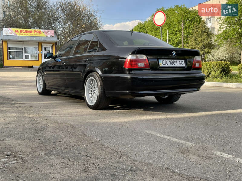 Седан BMW 5 Series 2002 в Шполе