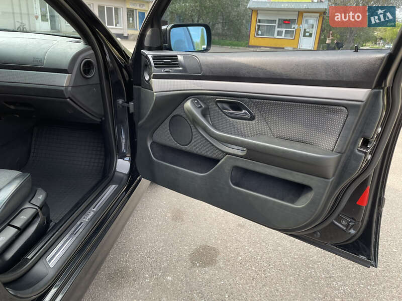 Седан BMW 5 Series 2002 в Шполе