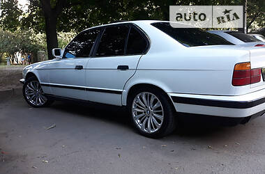 Седан BMW 5 Series 1989 в Харькове