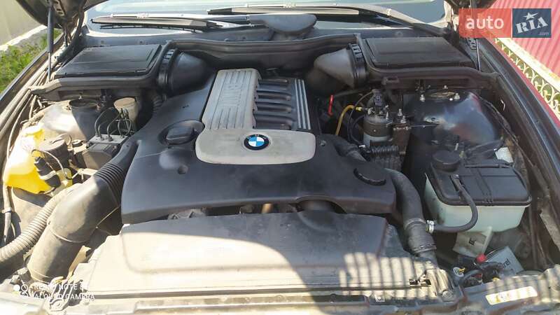 Седан BMW 5 Series 2000 в 