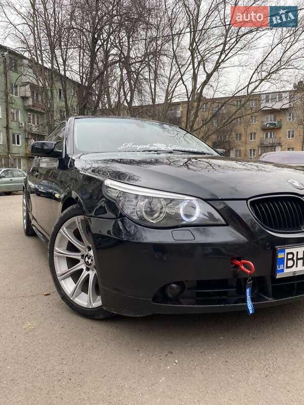 Седан BMW 5 Series 2009 в 