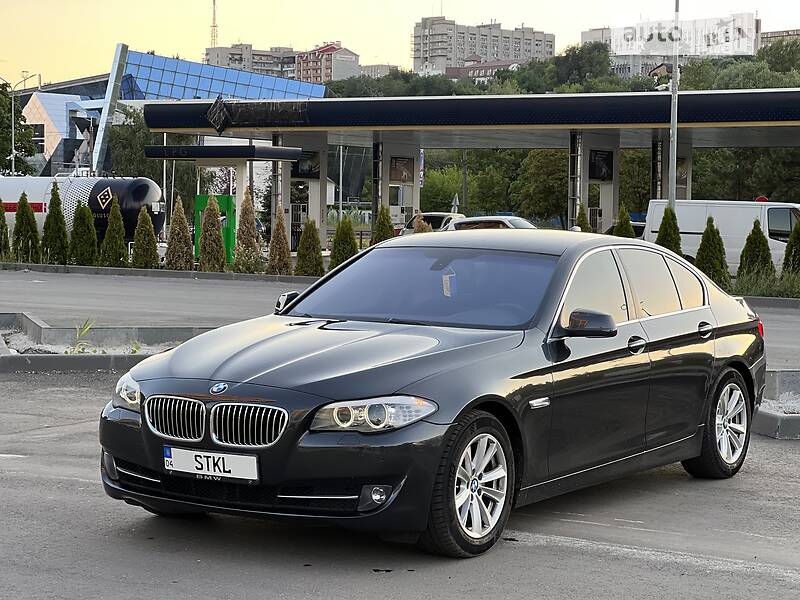 Седан BMW 5 Series 2012 в Днепре