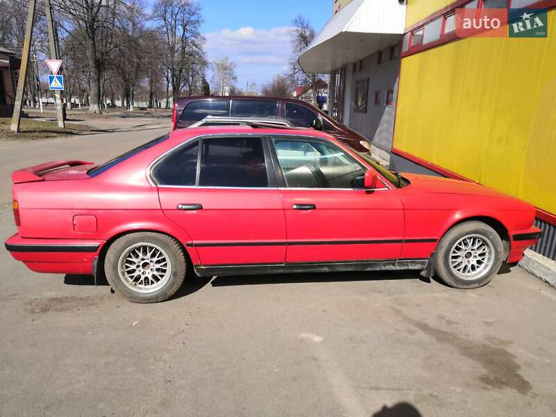 Седан BMW 5 Series 1989 в Прилуках