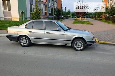 Седан BMW 5 Series 1990 в Бучі