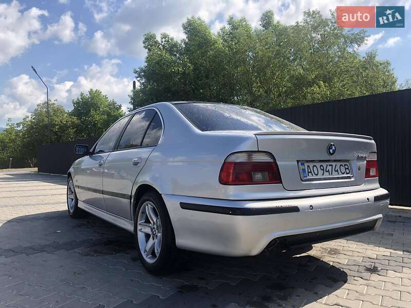 Седан BMW 5 Series 2000 в Иршаве
