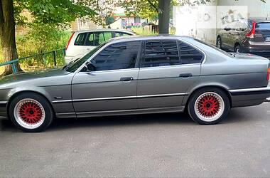 Седан BMW 5 Series 1988 в Киеве