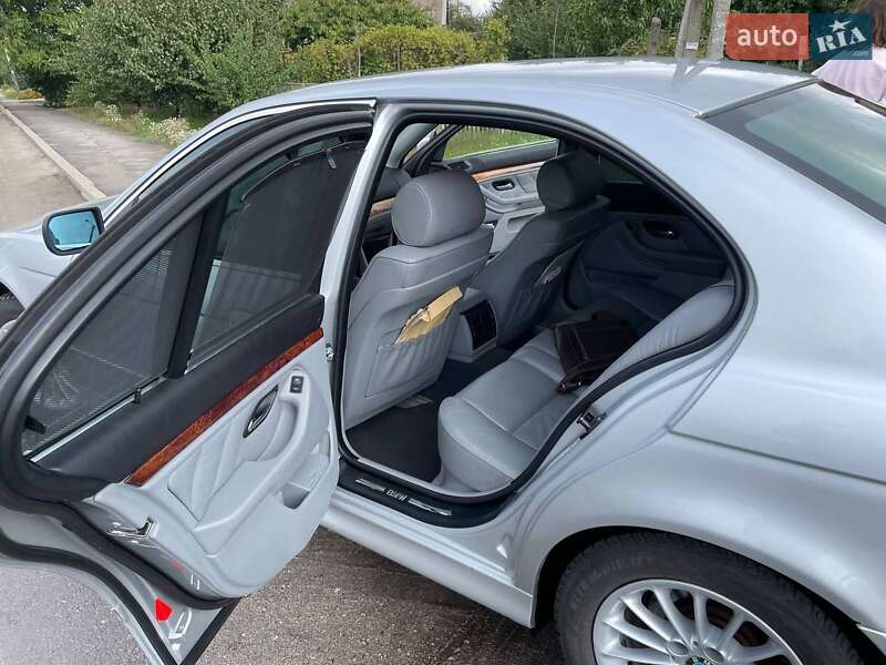 Седан BMW 5 Series 2000 в Запоріжжі