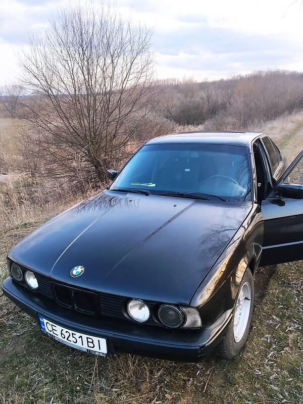 Седан BMW 5 Series 1990 в Кропивницькому