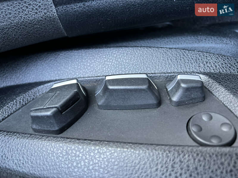 Седан BMW 5 Series 2013 в Львові