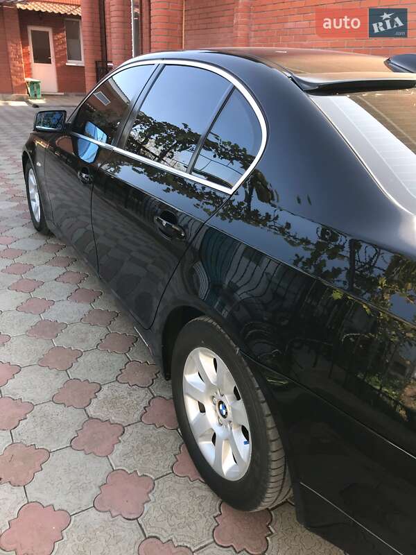 Седан BMW 5 Series 2004 в Одессе