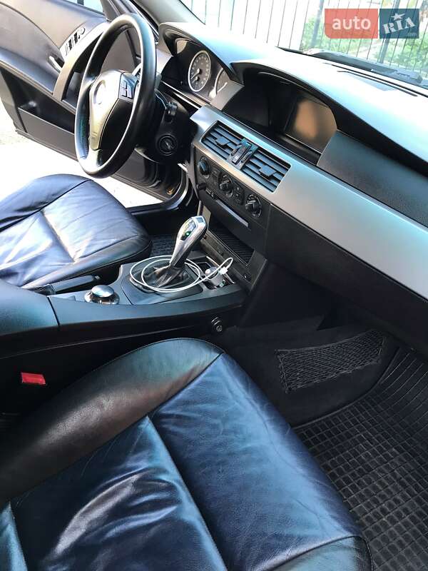 Седан BMW 5 Series 2004 в Одессе