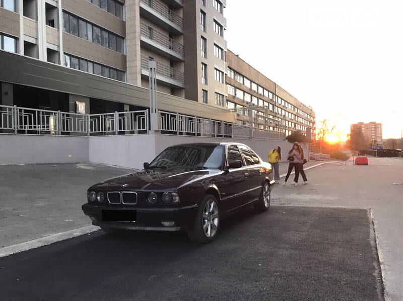 Седан BMW 5 Series 1995 в Харькове