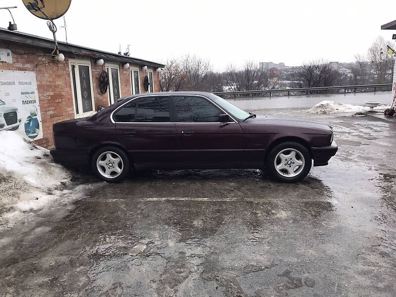 Седан BMW 5 Series 1995 в Харькове