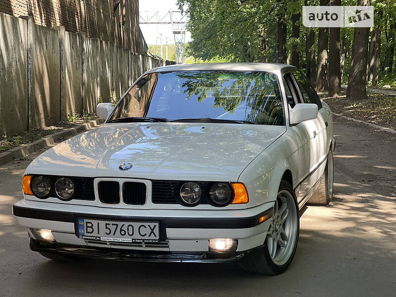 Седан BMW 5 Series 1988 в Полтаве