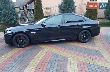 Седан BMW 5 Series 2015 в Рахове