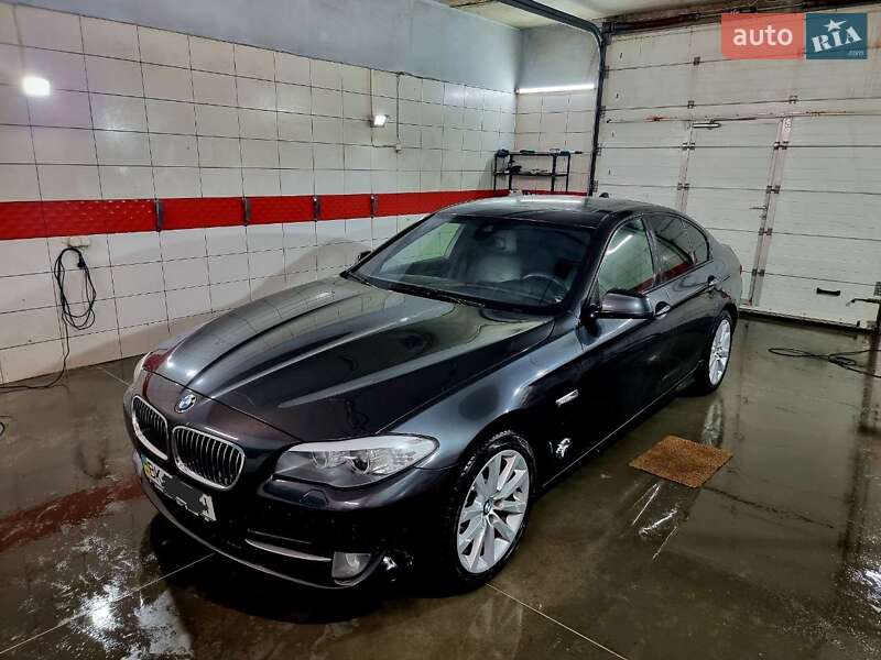 Седан BMW 5 Series 2013 в Ровно