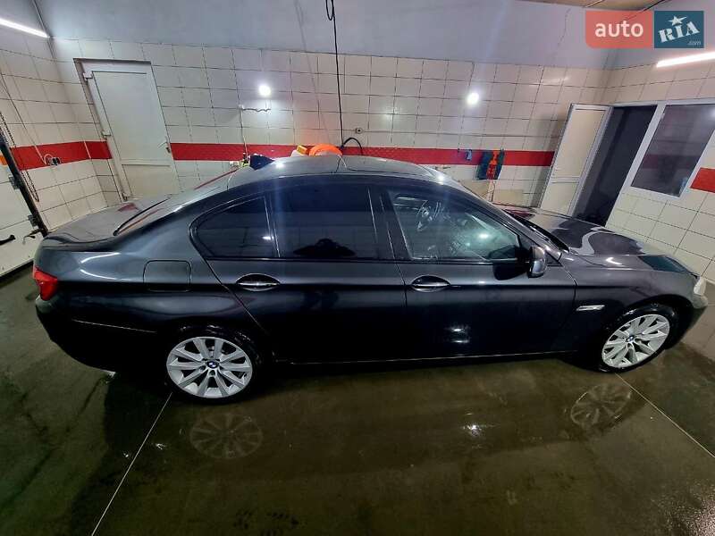 Седан BMW 5 Series 2013 в Ровно